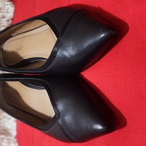 Vionic Women's Classic Black Pointed Flats - Picture 10 of 12
